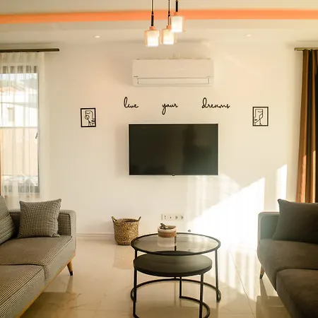 Rozerin Villa *